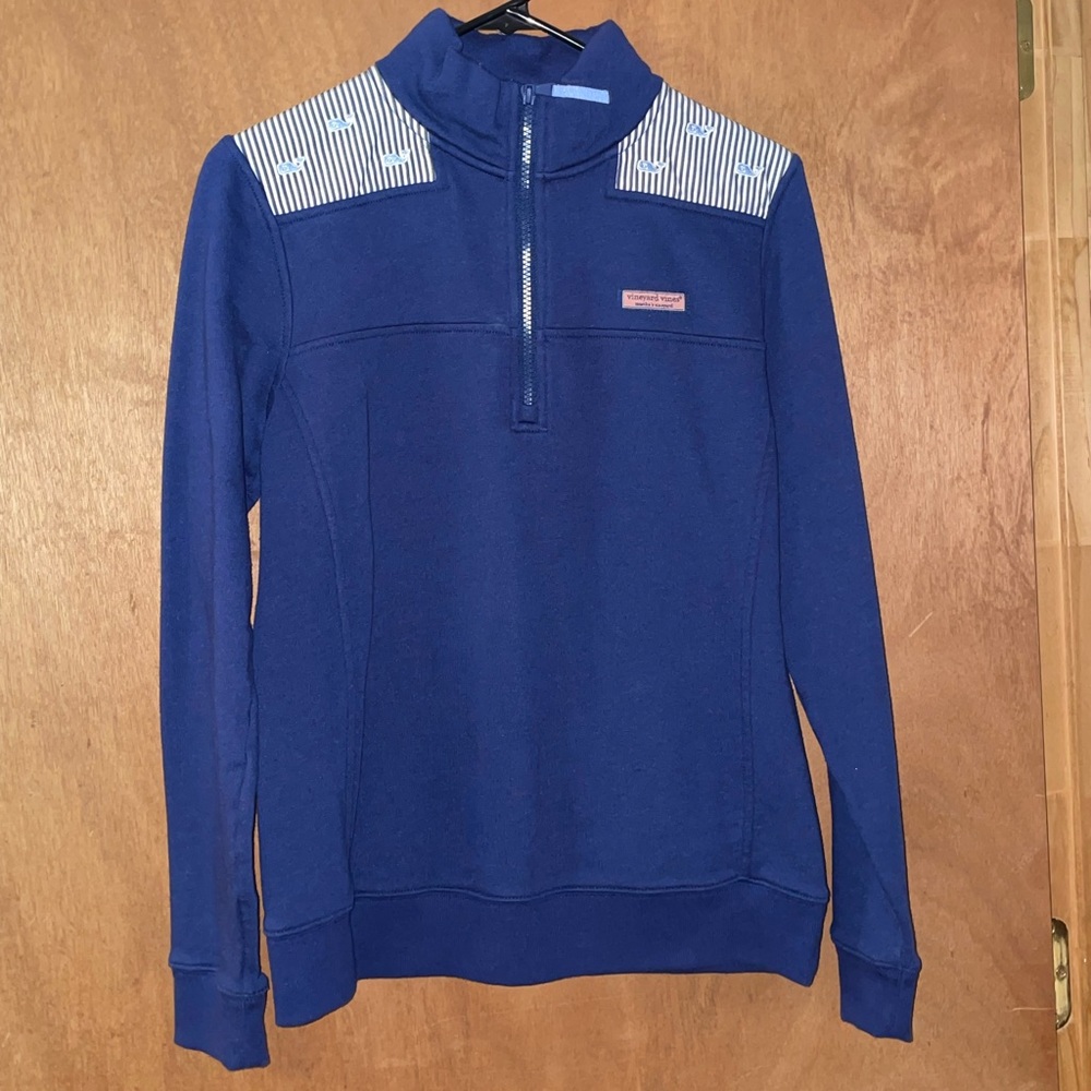 This is a Vineyard Vines pull over sweat shirt with a 1/4 zipper.
